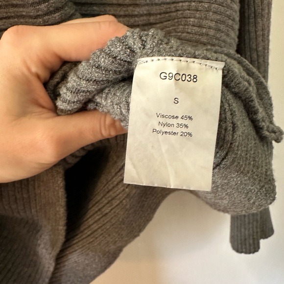 Gray Ribbed Sweater - Picture 3 of 3